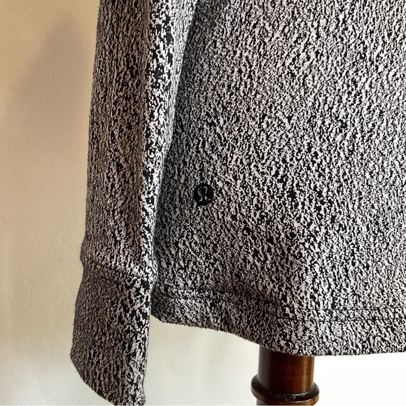 Lululemon Scuba Neck Hoodie Pullover Size 4 Heathered Black - Picture 8 of 12